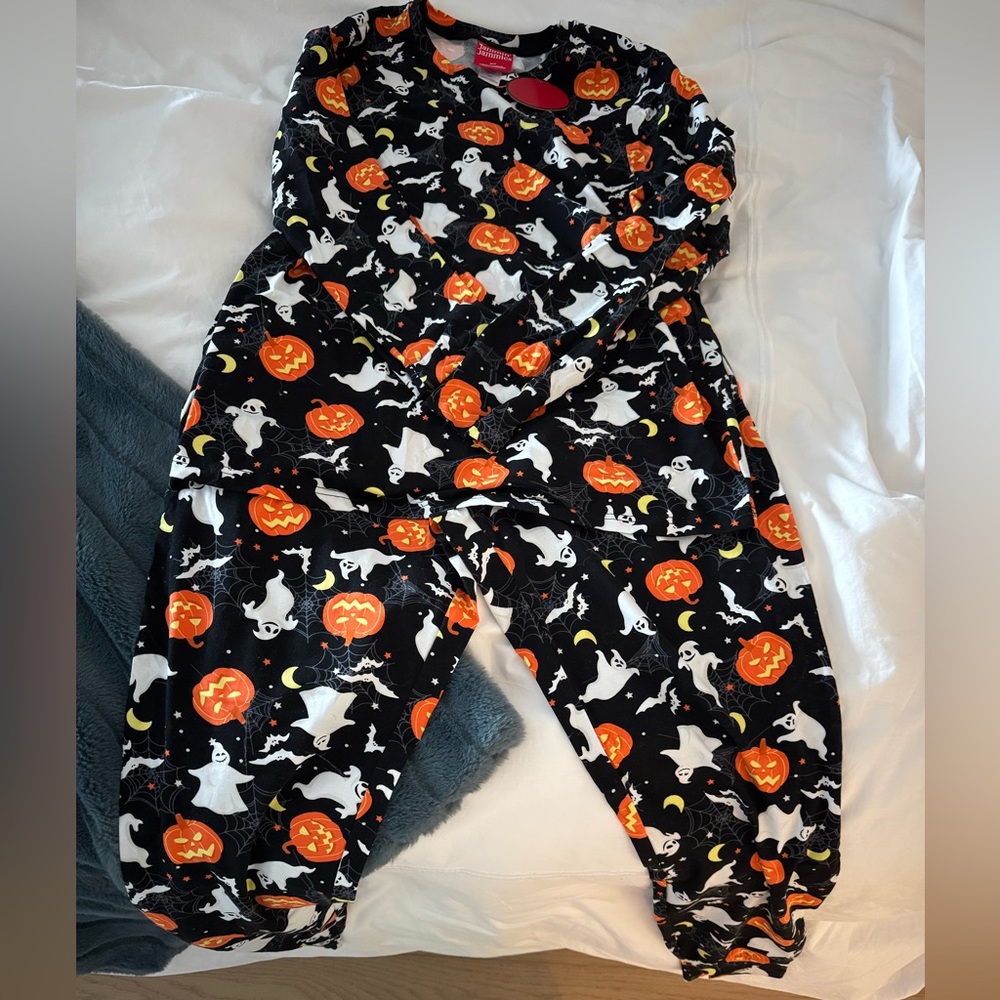 BNWT Halloween Pajama set